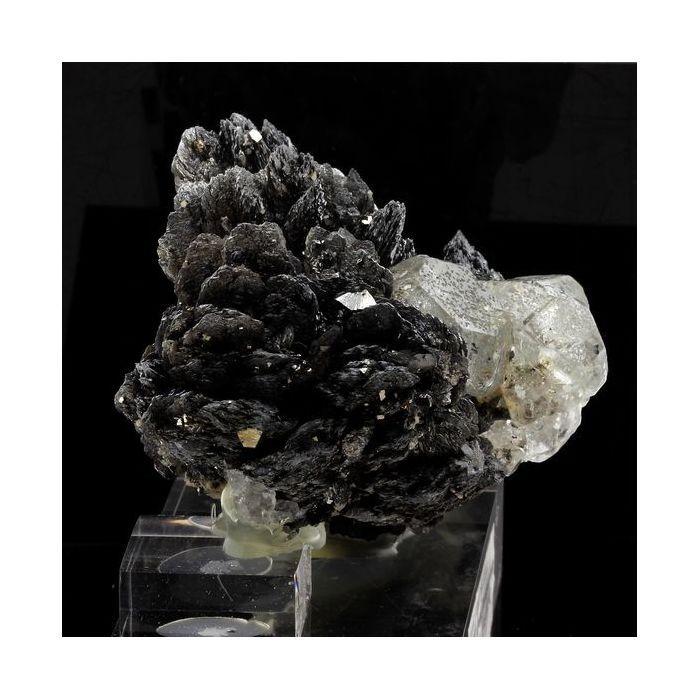 Lollingite + Fluorite 4000.0 carats