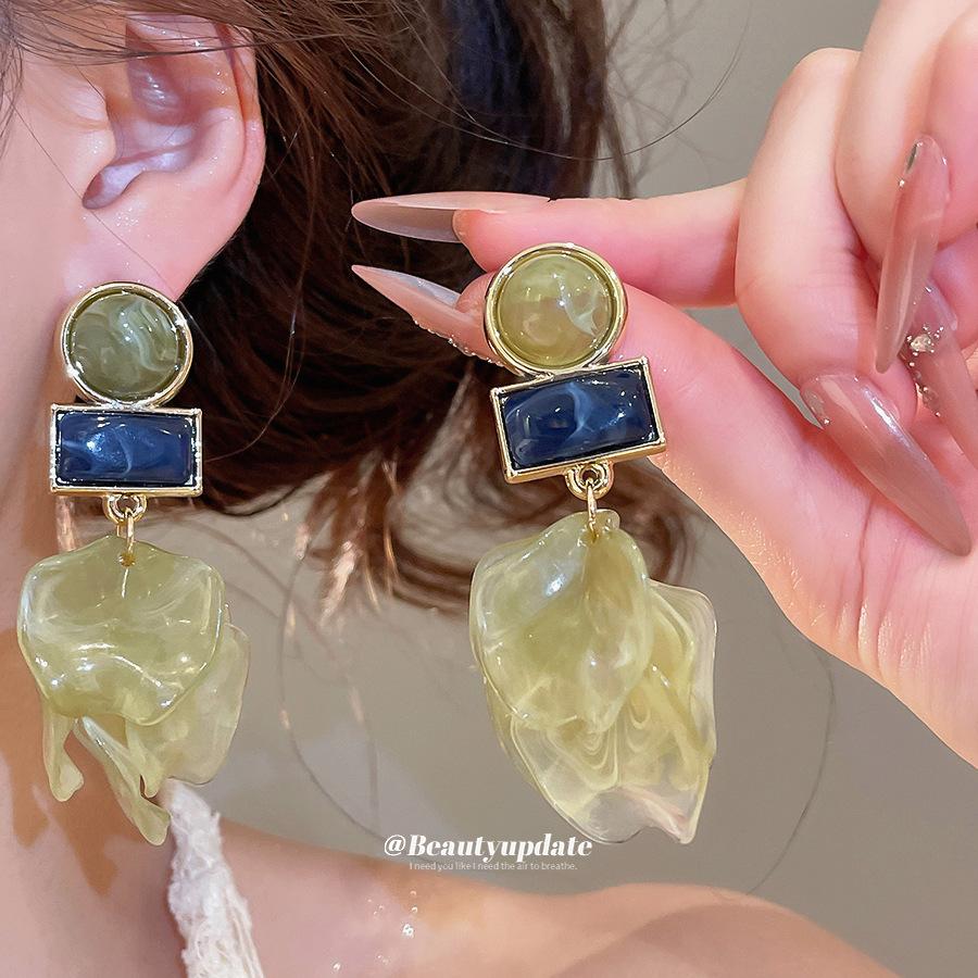 Silver Needle Retro Acrylic Smudged Square Petal Fringe Stud Earrings Niche Fashion High-end Personalized Earrings