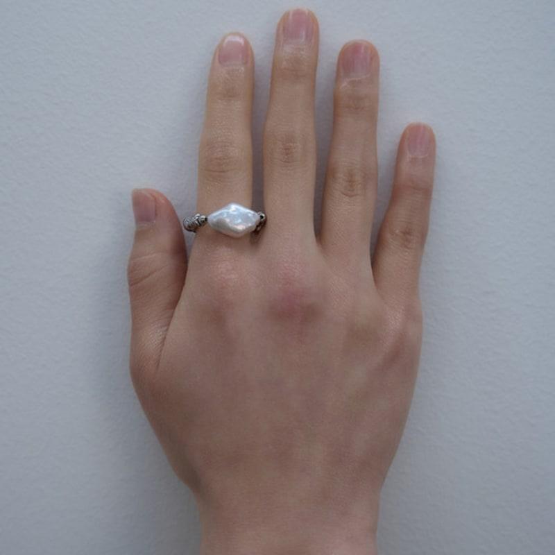 Dazzling Club Diamond Pearl Ring