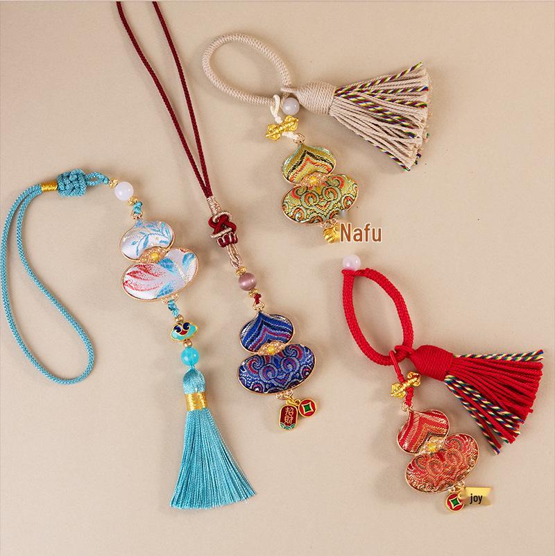 Chinese Gourd Pendant Tassel - Intangible Cultural Heritage Keychain & Bag Charm Souvenir