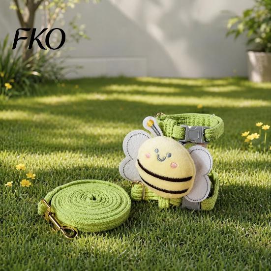 Ajuste Seguro Corda de Guia para Animal de Estimação Coleira de Veludo para Gato com Guia, Colete à Prova de Fuga Jaqueta de Passeio Respirável Brinquedo de Pelúcia Abelha, Ajustável para Gatos Cães Pequenos