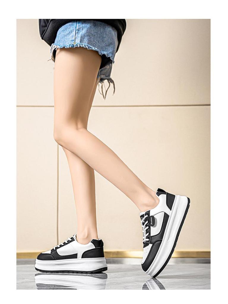 Prodyšné bílé dámské tenisky se silnou podrážkou; Trendy, univerzální boty ve stylu korejském, zvyšující výšku, ležérní skate boty na léto.