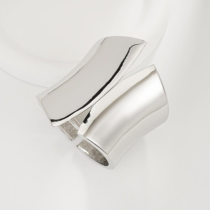 Interlocking Ring Open Bangle - European & American Light Luxury Design for Women