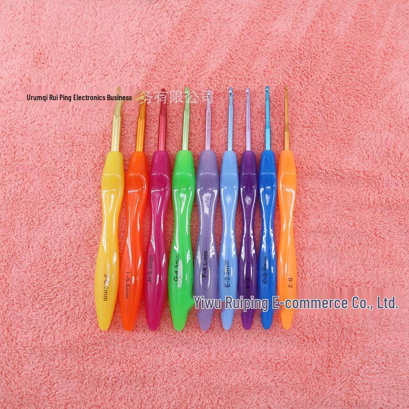 Solid Crochet Hook Set with Silicone Handles - Dual-Ended, Colorful Yarn Knitting Tools