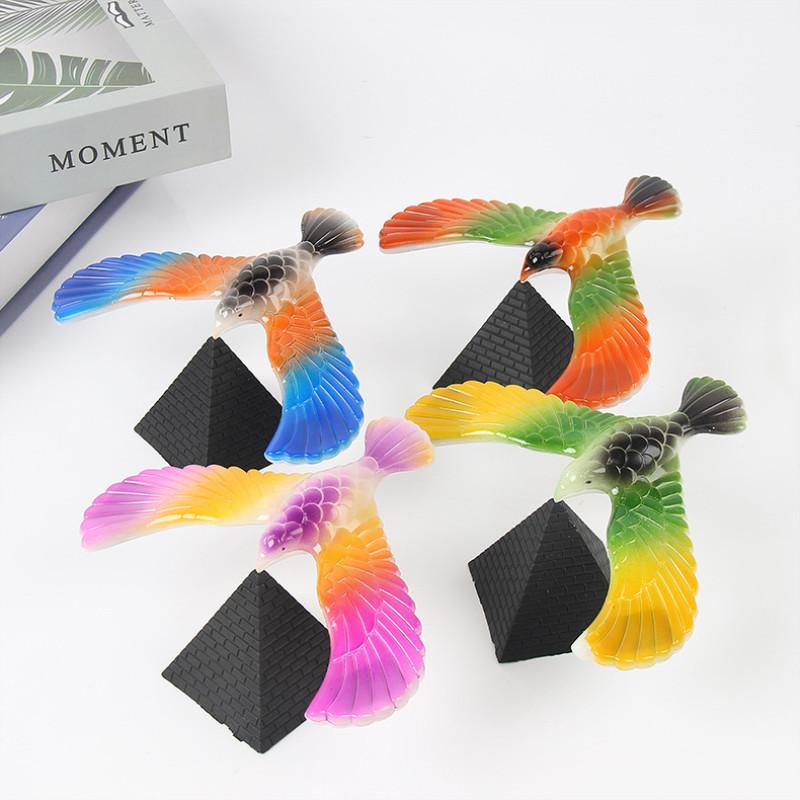 High Quality Novelty Amazing Balance Eagle Bird Toy Magic Maintain Balance Home Office Fun Learning Gag Toy For Kid Gift