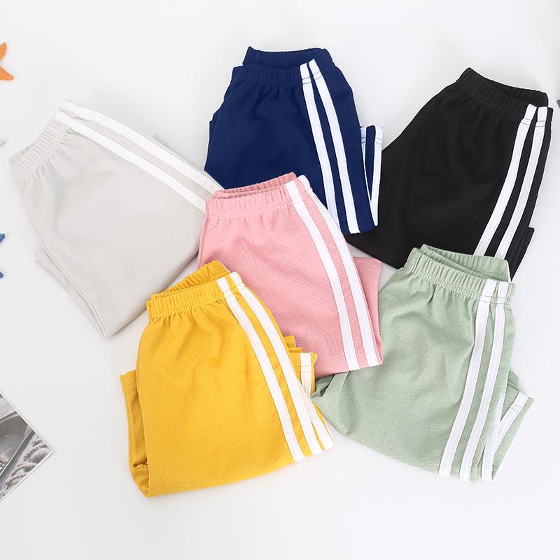 Unisex Sommer-Sportshorts für Kinder mit Seitenstreifen, Leichte Freizeit-Bermudas für Kleinkinder und kleine Kinder