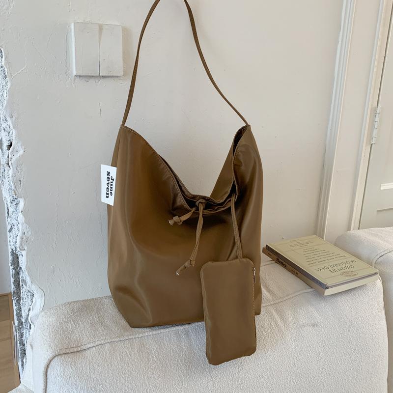Soft Nylon Solid Product Designer Handbag Large Capacity Commuter Simple Tote Bag Versatile Shoulder Bag