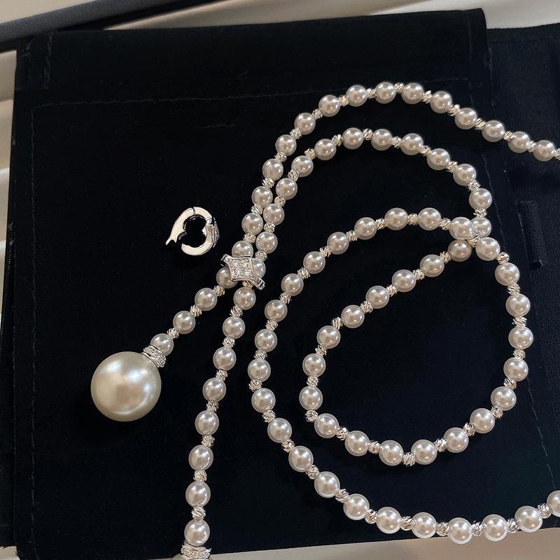 New Beaded Pearl Necklace Retro Elegant Temperament Sweater Chain Exquisite Versatile Neck Chain Wholesale