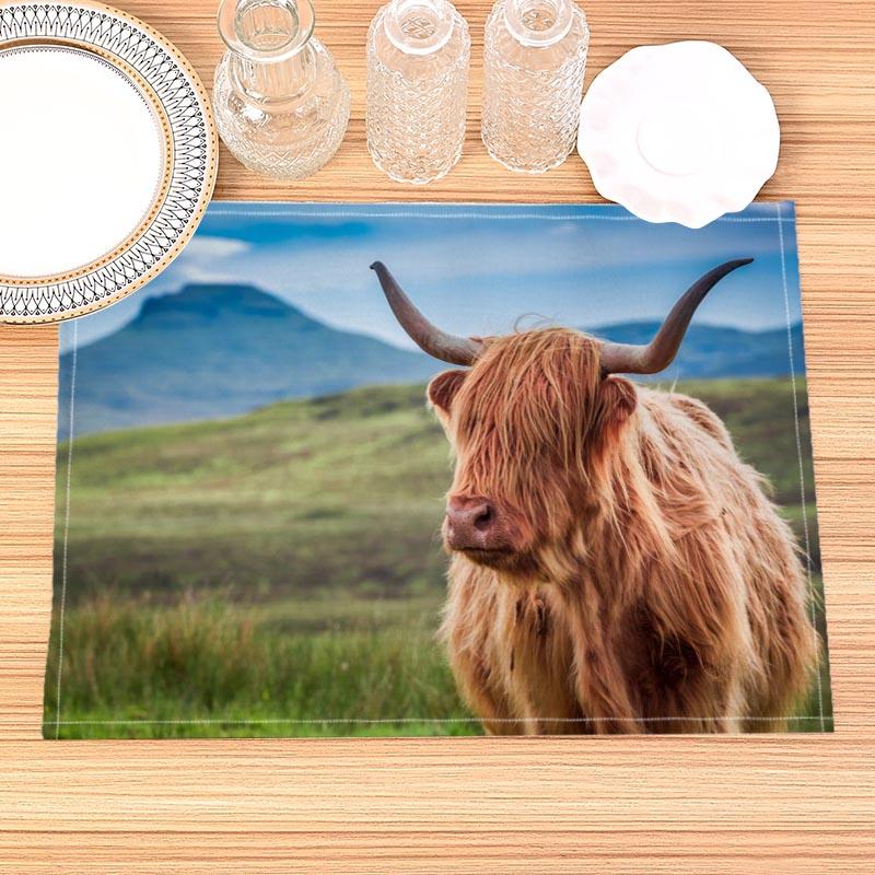 Highland Cow Placemat Cotton Linen Fabric Table Mats Family Dinner Tableware Kitchen Size 30X45cmTable Mat