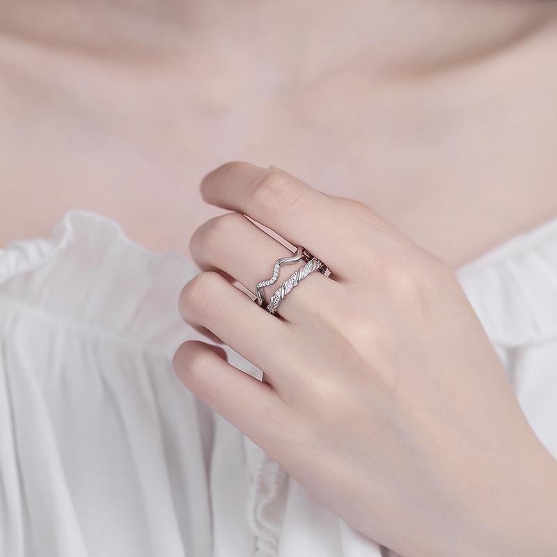 2026 Sweet and Cool Simple Zircon Twist Wave Pattern Ring Women's Opening Design Niche Stacking Ring New Trendy Ring