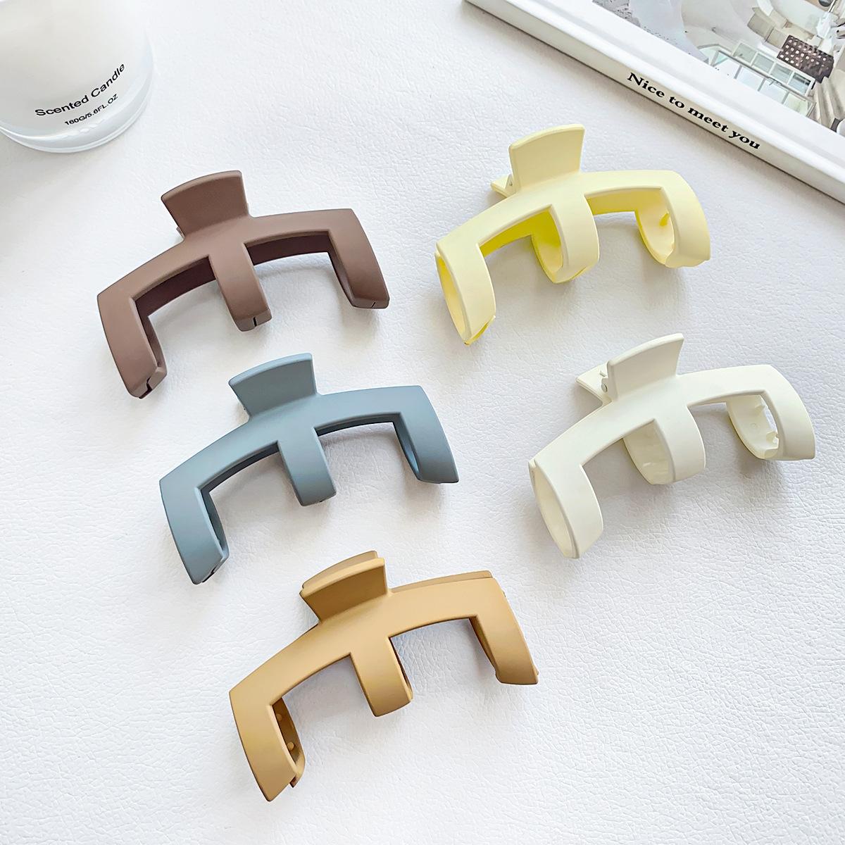 

Large cream grab clip Korean version frosted fashion hair grab