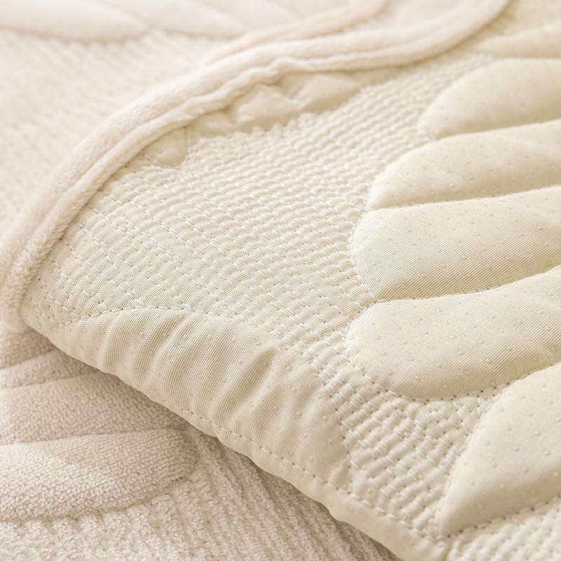 Autumn and Winter New Milk Fiber Gold Leaf Sofa Cushion Modern Simple Non-Slip Sofa Cushion Towel
