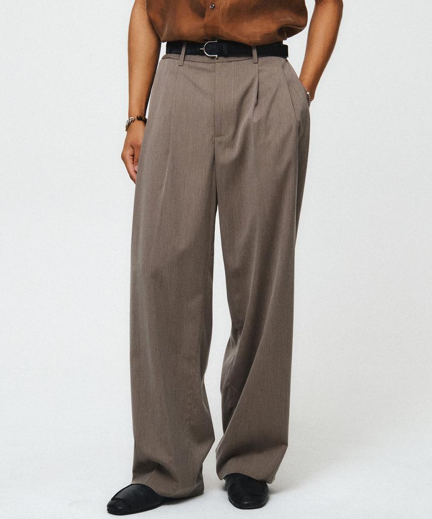NOIRER Striped Two-Tuck Wide Slacks (Khaki Beige)