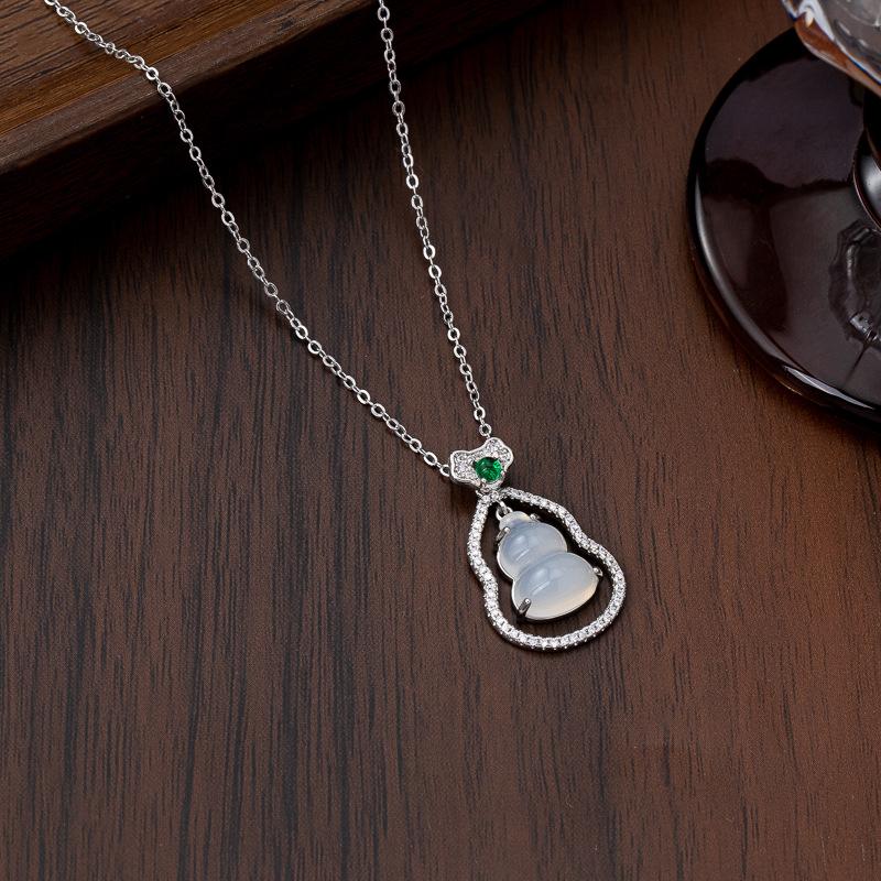Retro New Chinese Three-dimensional Gourd Necklace Inlaid with Zircon New Imitation White Chalcedony Light Luxury National Style Collarbone Chain Batc