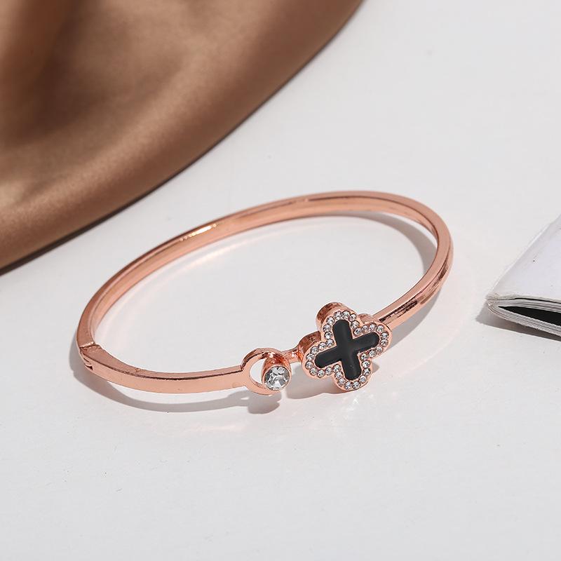 Rose gold open four-leaf clover bracelet lucky silver girlfriend bracelet watch accessories with diamonds do not fade