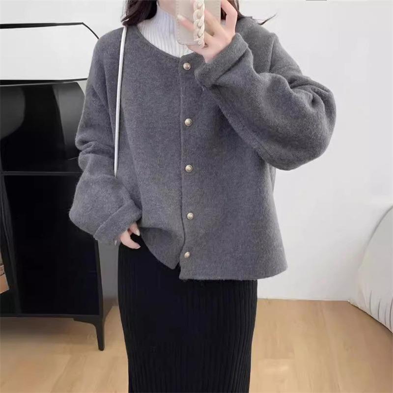 Autumn and winter new round neck solid color knitted cardigan loose lazy soft waxy sweater women's coat tide