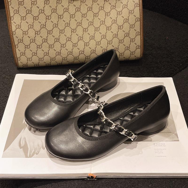 Spring New Fashion Casual Soft Sole Shallow Mouth Single Shoes Women's Flat Bottom Temperament Matching Skirt Versatile Trend