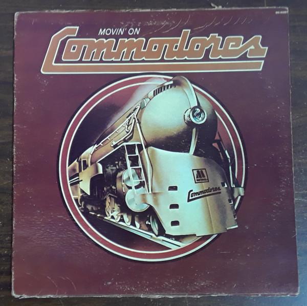 

LP Пластинка COMMODORES - Movin On M6848S1 Motown US Соул/Фанк Б/У
