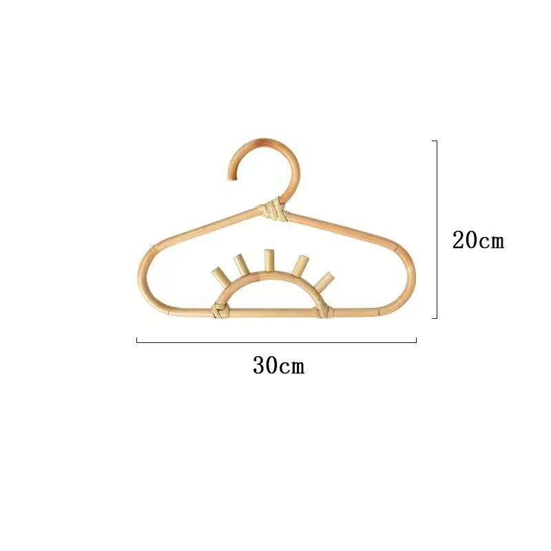 1Pcs Baby Hangers Infant Kids Portable Non-slip Bamboo Cute Clothes Organizer Coats Rack Towel Scarfs Windproof Pet Dog Cat Gift