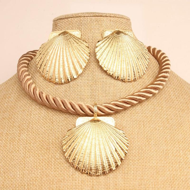 Elegant Shell Pendant Necklace and Earrings Set Handmade Weddings Accessories Fashionable Jewelry for Women Girls