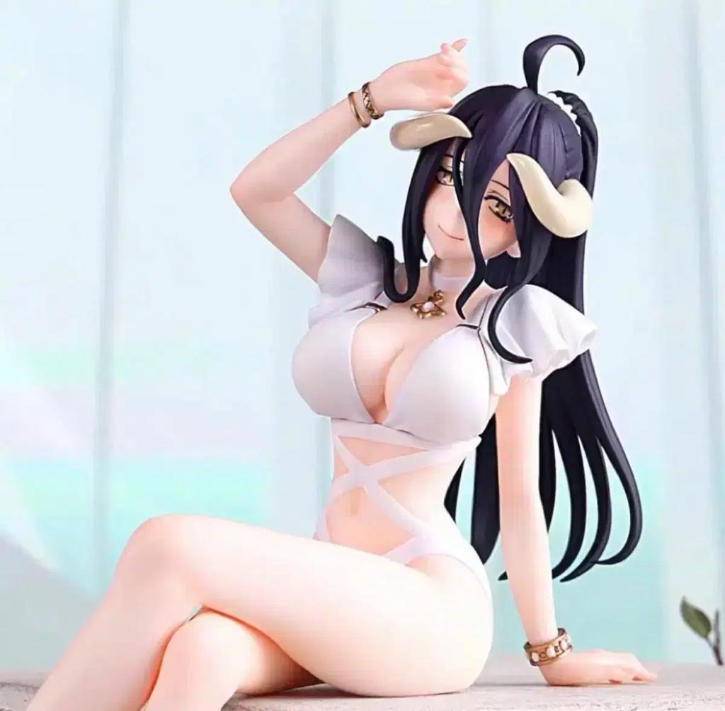 Beautiful girl figures Used