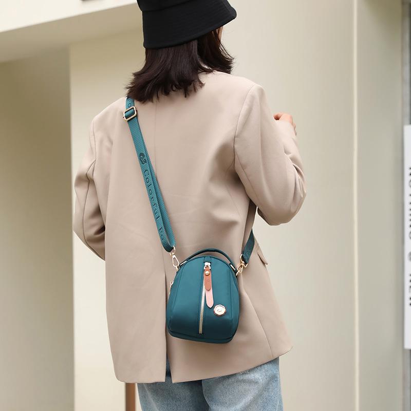 New Women's Shoulder Bag Outdoor Leisure Mobile Phone Change Bag Anti-splashing Nylon Messenger Bag