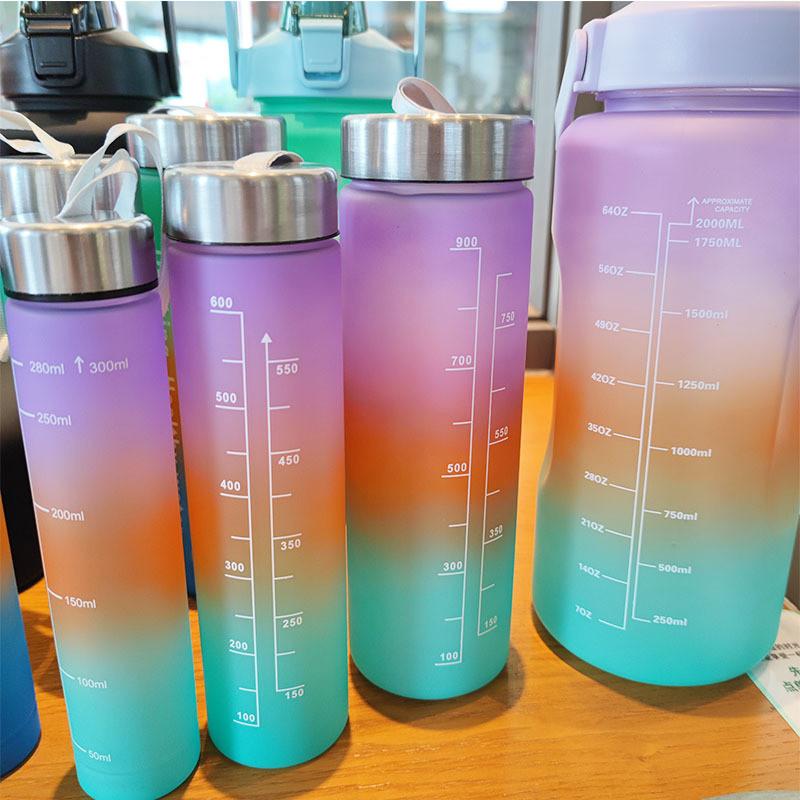 Space Cup 4piece Set With Gradient Plastic Material And Portable Design For Sports