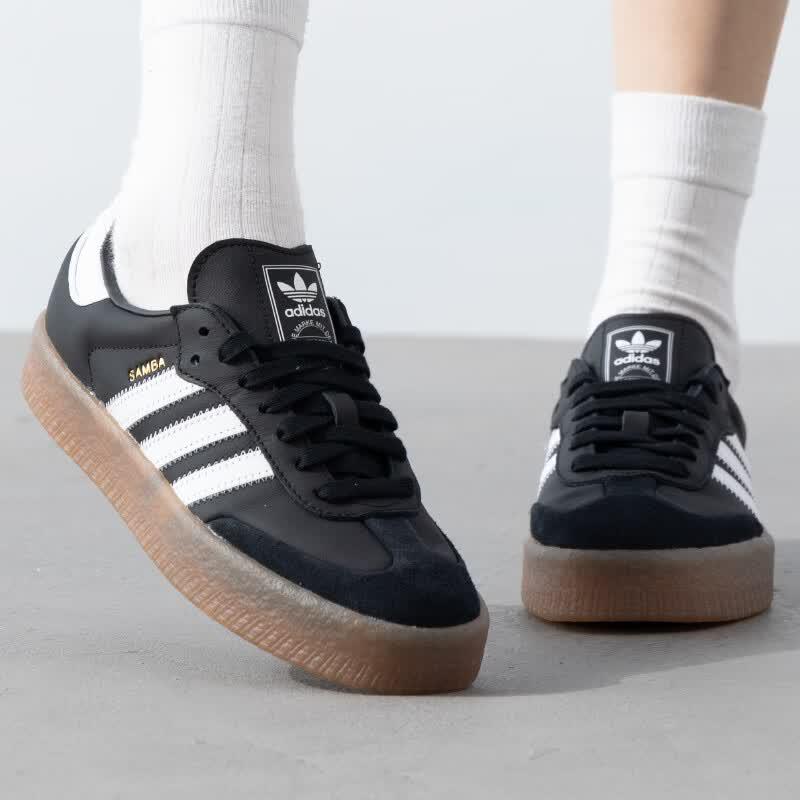 Adidas Women s Casual Lifestyle Sneakers JI1350 36