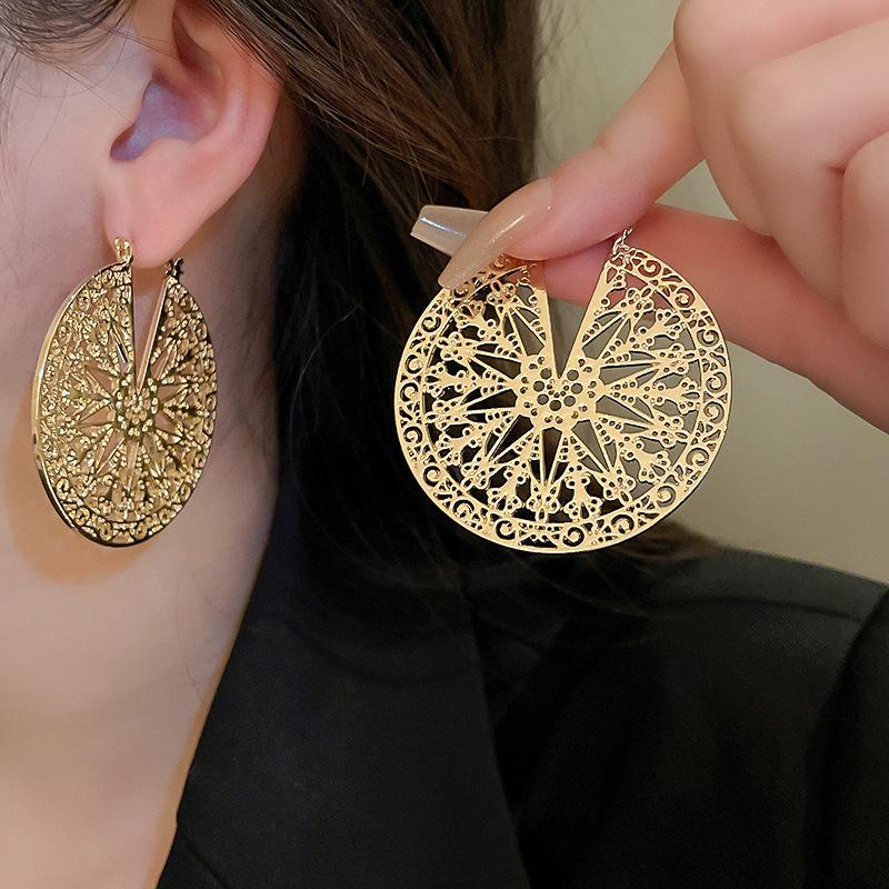 Pattern Disc Earrings High-end Palace Style Geometric Earrings for Women