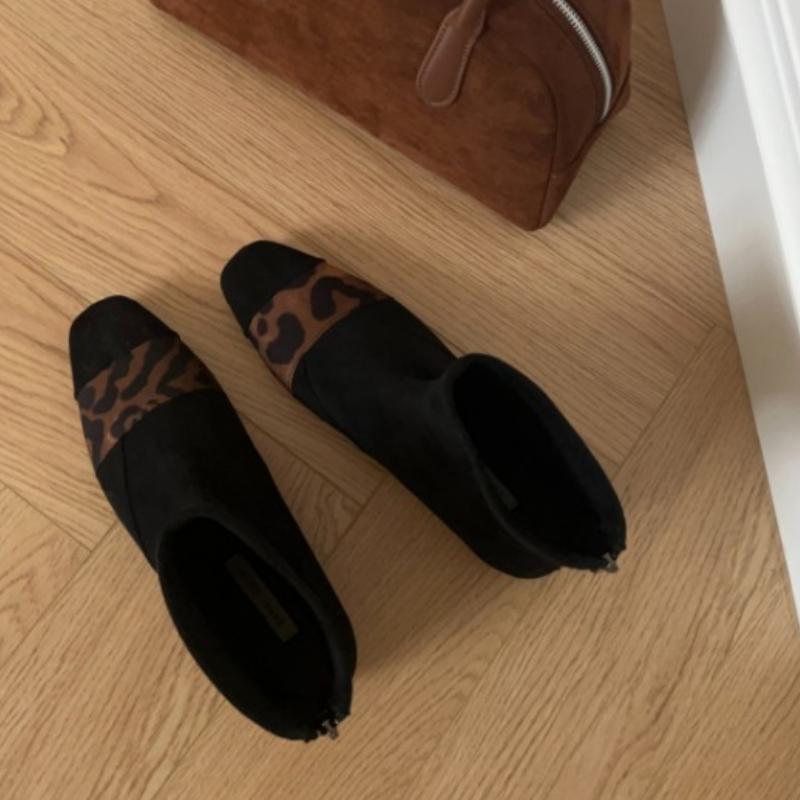 2024 Новые женские ботильоны с квадратным носком черные коричневые леопардовые на плоской низкой подошве короткие ботинки женские ботинки челси на молнии сзади для вечеринок 40 чёрный 3950₽