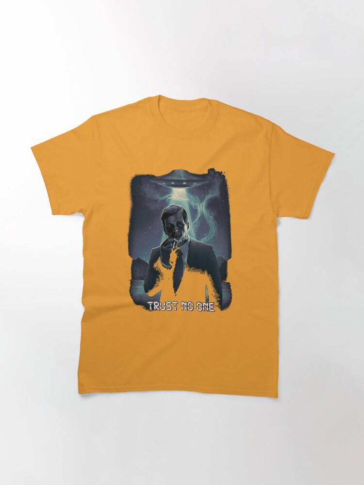 The Man from U.N.C.L.E. Trust no one - Cigarette Smoking Man Classic T-Shirt