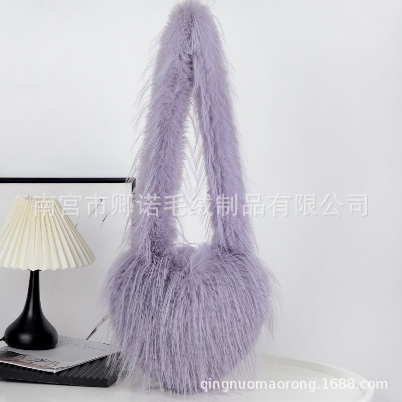 New Fringed Heart-shaped Fluff Bag Spice Girl Wind Heart-shaped Turkey Feather Messenger Bag Large-capacity Plush Shoulder Bag