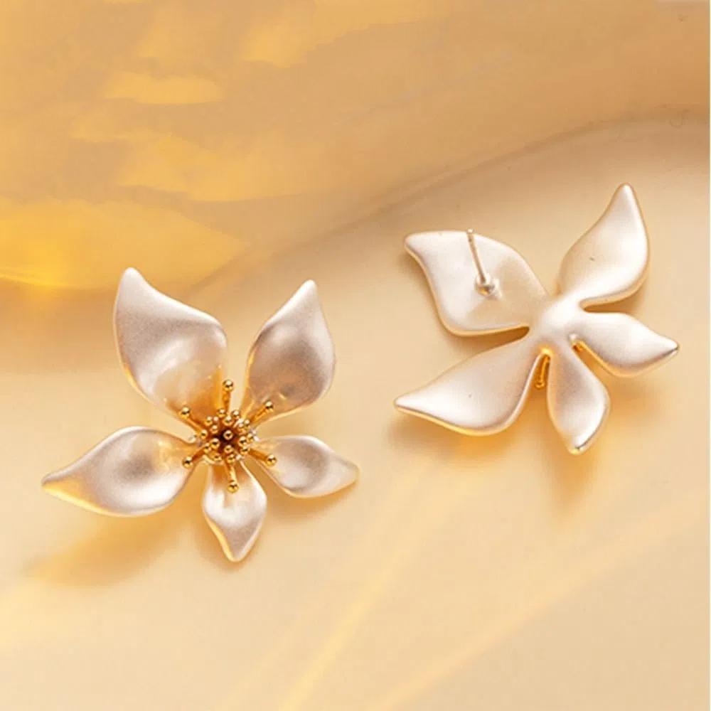 Textured Pearl Ear Studs Solid Color Flower Earrings Jewelry Exquisite Ginkgo Leaf Earrings Party