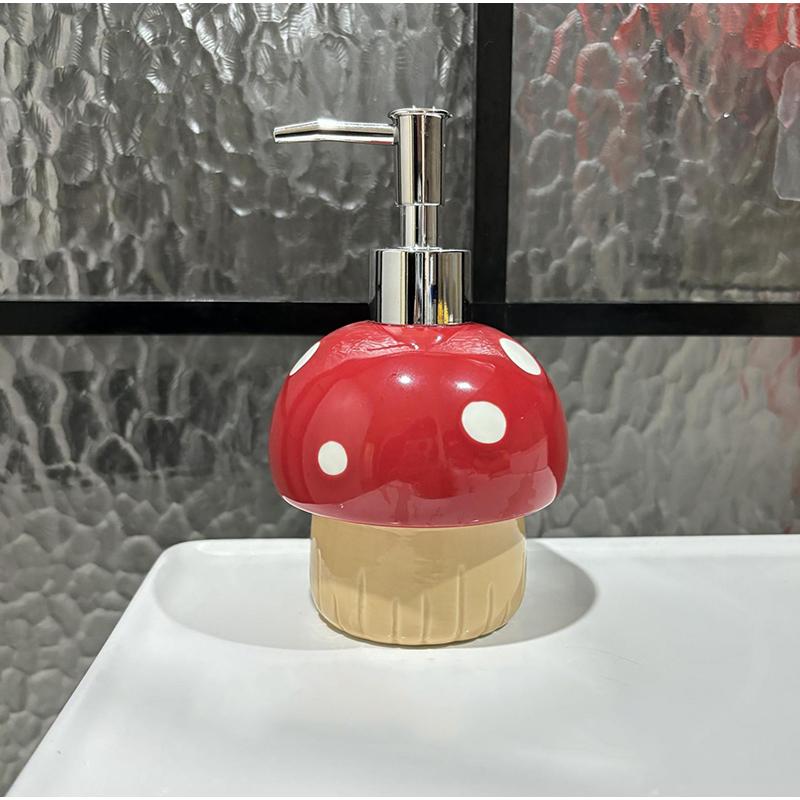 European Style Red Mushroom Lotion Bottle Ceramic Bathroom Soap Liquid Container Household Shampoo Makeup Remover Storage Bottle
