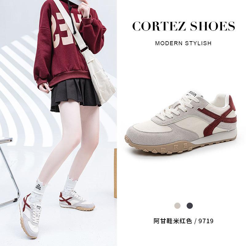 2025 new little white shoes leather soft baseplate shoes color matching commuting training shoes women's casual versatile Forrest Gump shoes