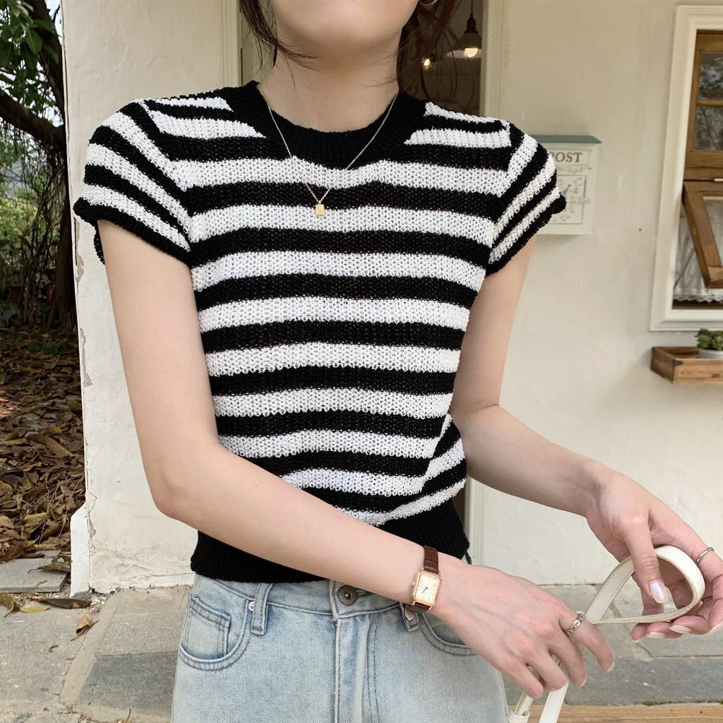 Round Neck Striped Color Blocking Short-sleeved Knit Sweater Female Spring and Summer Design Sense Niche Slim Top Tide Casual Slim Fit Pullovers Tees