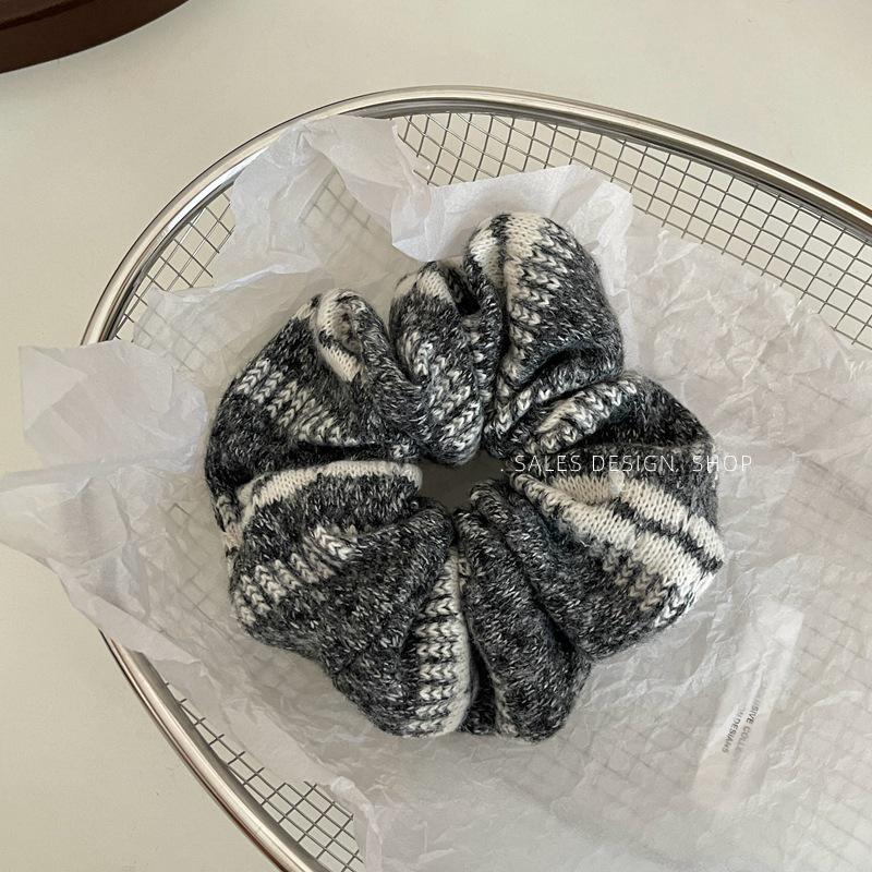 

Korean Style Autumn/Winter Wool Blend Scrunchie for High Ponytail Updos - Elegant Women s Hair Accessory