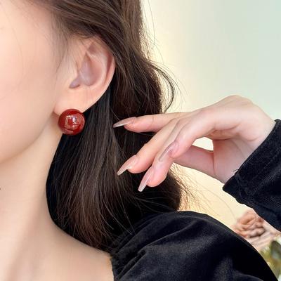 Autumn and Winter New Red Ear Clips Without Ear Holes, Simple Retro Burgundy Small Ball Studs, Hong Kong Style Earrings, Temperament Earrings
