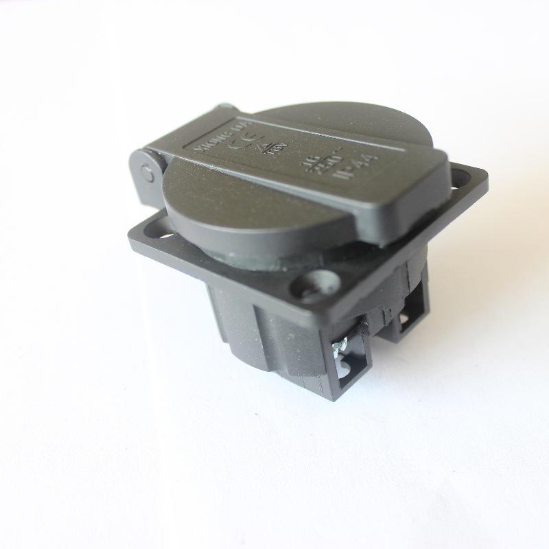 XIONGDA 16A 250V IP44 European Waterproof Power Generator Socket