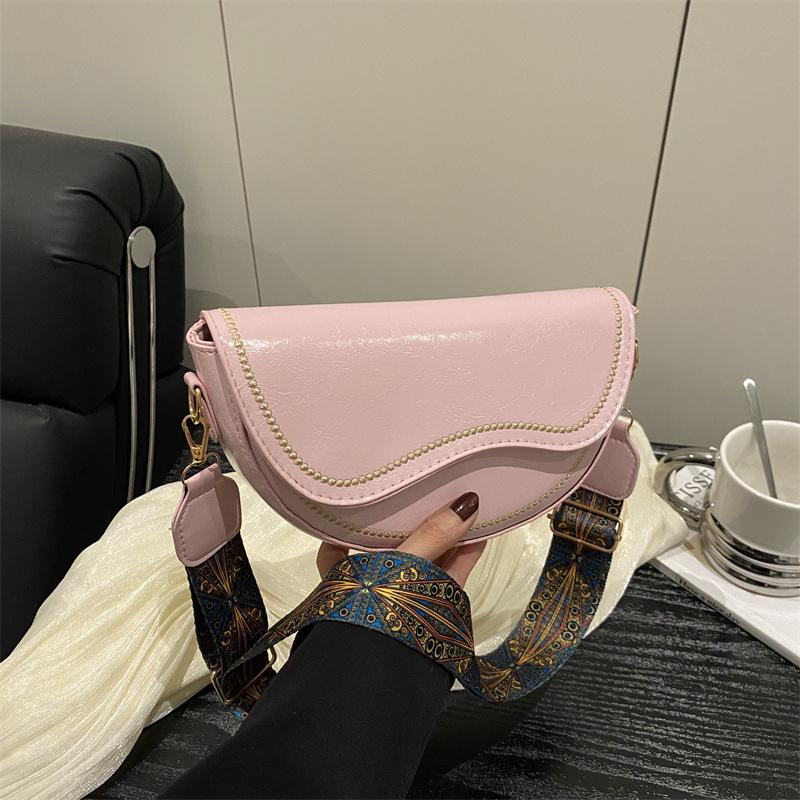 Summer Niche Bag Women's 2025 New Fashion High-value Shoulder Messenger Bag Retro Underarm Texture Saddle Bag