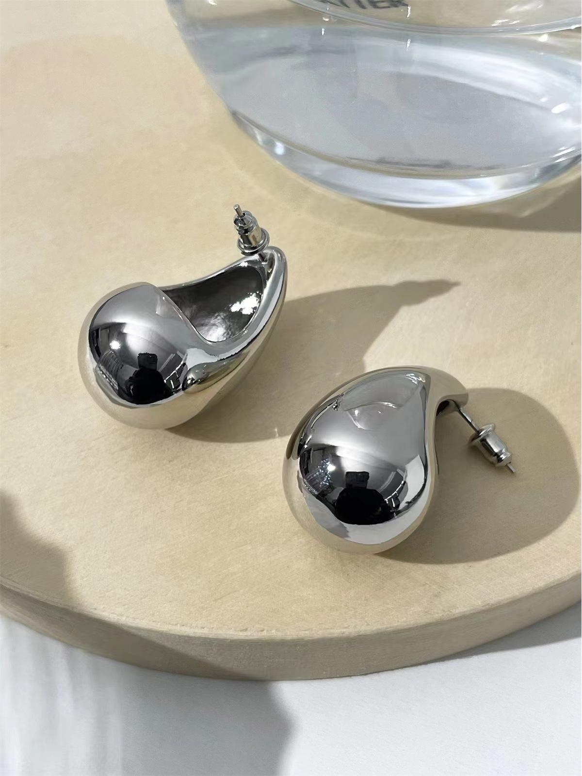 

S925 Silver Teardrop Earrings: Elegant, Versatile, High-End European & American Fashion