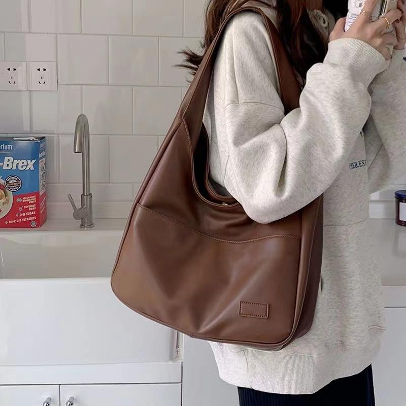 Women Large Capacity Tote Bag Trendy Shoulder Bag Simple and Versatile Commuter Bag Fashion Trendy Student Classroom Bag