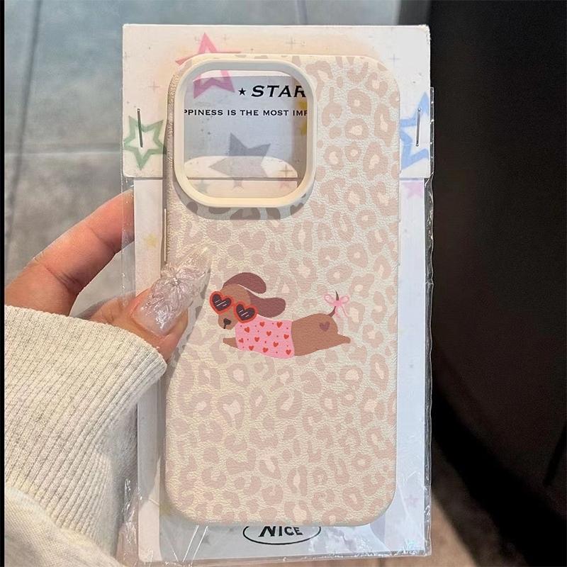 Phone Case For Samsung Galaxy A17 A37 A57 A56 A55 A54 S26 Ultra S25 Plus S24 FE S23 S22 S21 Dachshund with a Heart Pattern Cover