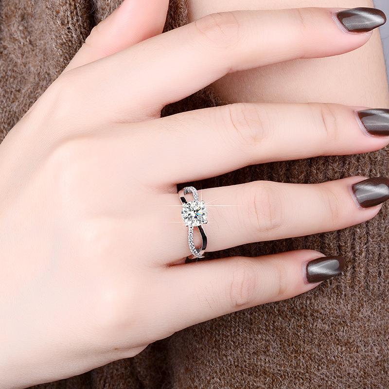 Bague Ringen S925 Sterling Silver Luxury Jewelry 1 Carat D Color Moissanite Diamond Ring For Wedding Four Claw Cross Hollow Rings