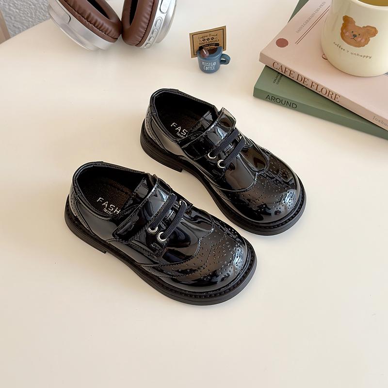 Kids School Uniform Shoes Black Glossy Girls Leather Shoes Retro Hook&loop 2025 New Boys Flat Shoes British Style Soft Sole