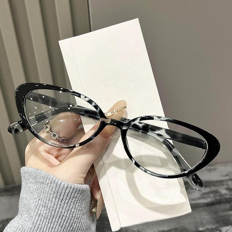 2026 Fashion Trendy Reading Glassses Women Men Vintage Retro Cat Eye Presbyopia Glasses for Readers Ultralight Far Sight Eyewear