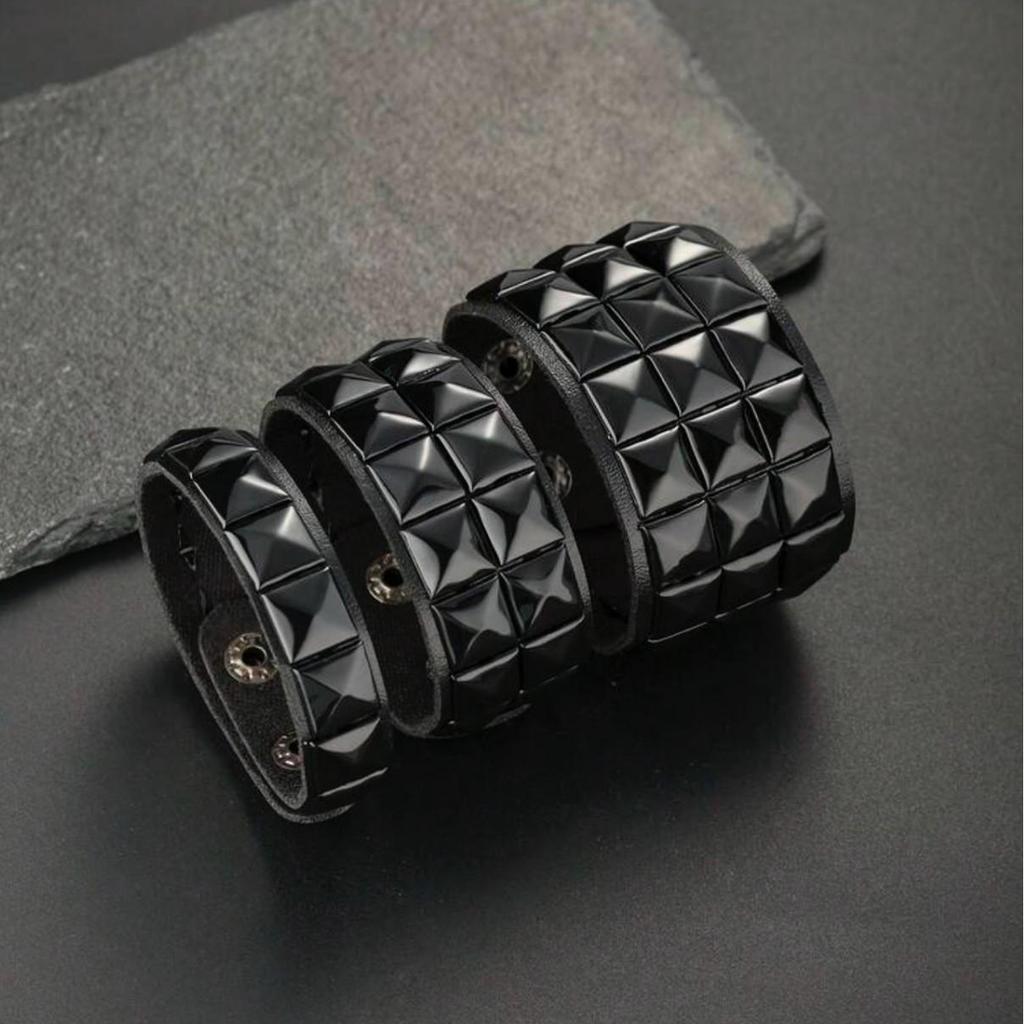 Pulseira Punk Street Style Unissex com Rebites Pretos