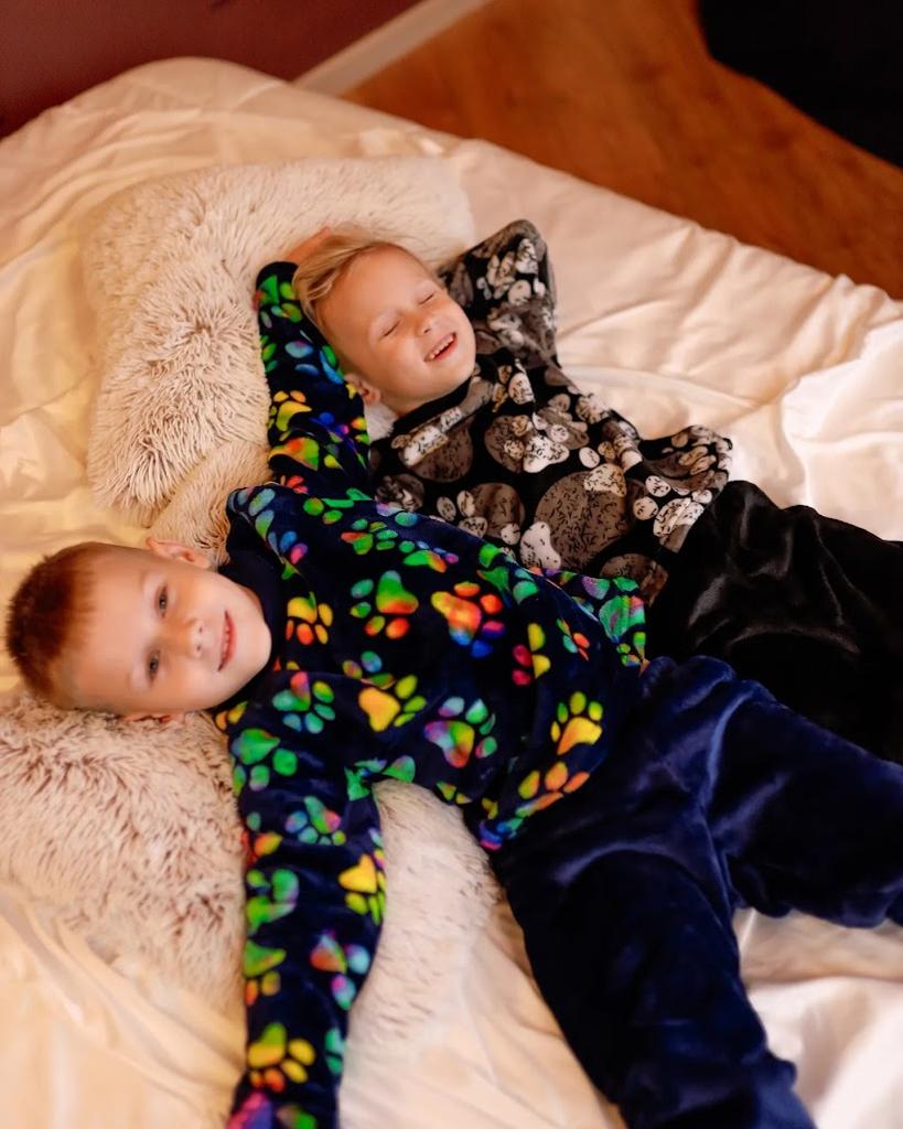 Boys’ Winter Pajama Set – Cozy Velsoft Fabric, Long Sleeve Top & Pants, Warm Sleepwear, Winter, 6079-035-4 HC