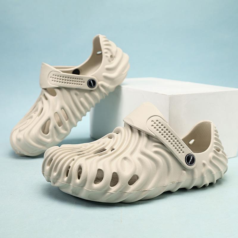 Dicksohlige Fingerabdruck-Hausschuhe Herren Sommer Sporttasche Kopf Strand-Sandalen Herren rutschfeste weichsohlige Lochschuhe