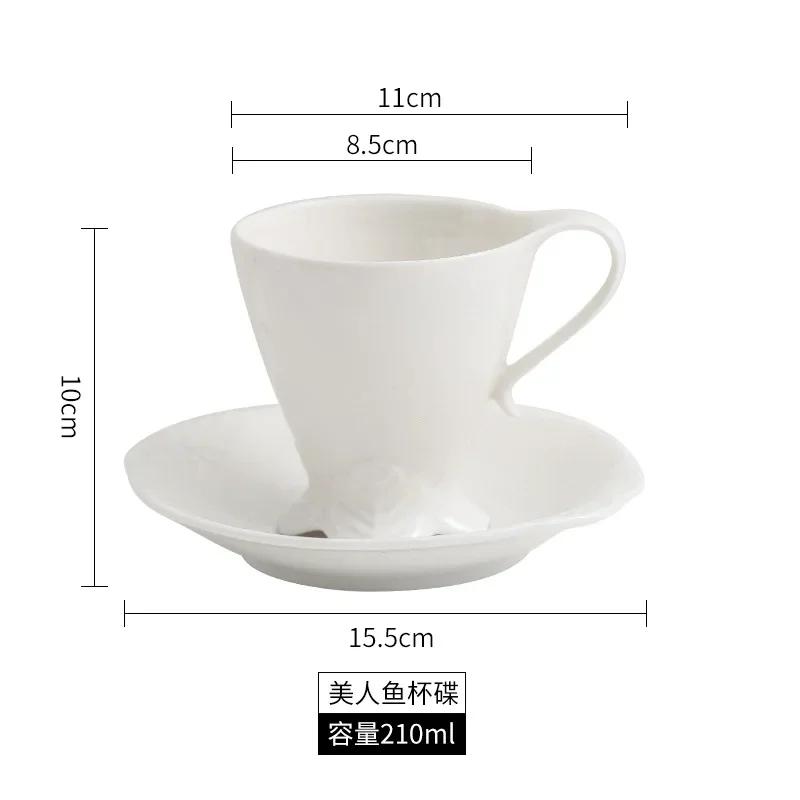Lehký luxusní šálek na kávu Čistě bílý a elegantní podšálek na šálek kávy Vysoce hodnotný šálek na červený čaj pro domácnost Keramické šálky na vodu Suvenýr